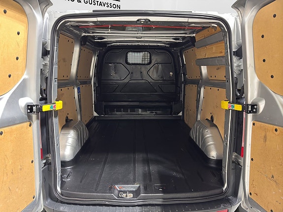 Ford Transit Custom 10 of 17