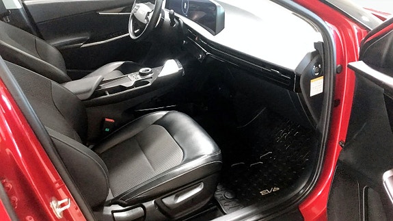 Kia EV6 3 of 5