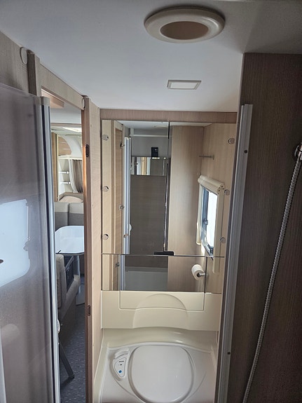 Adria Adora 573 PT 5 of 8