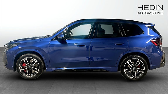 BMW iX1 6 of 9