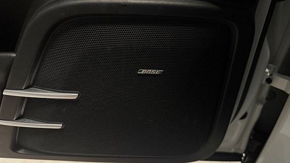 Porsche Cayenne 26 of 30