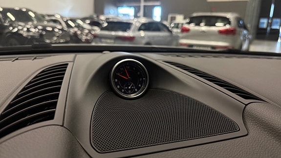 Porsche Cayenne 22 of 30
