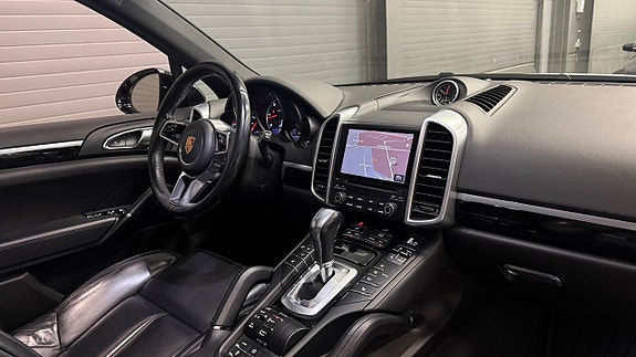 Porsche Cayenne 19 of 30