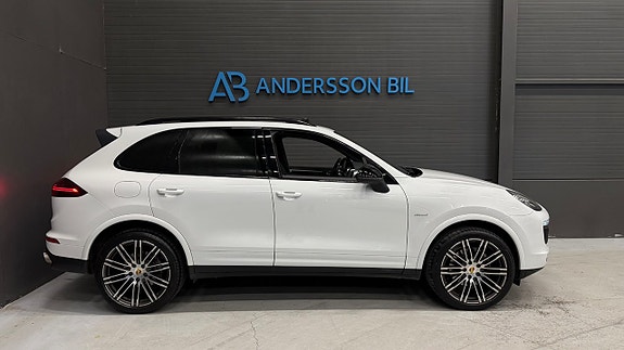 Porsche Cayenne 5 of 5