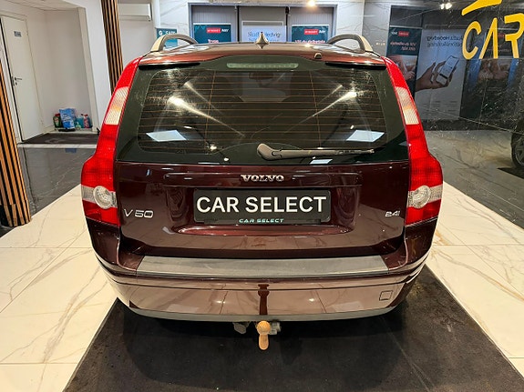 Volvo V50 4 of 5
