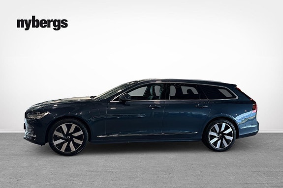 Volvo V90 2 of 5
