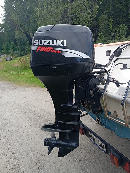 MV Marin + Suzuki fyrtakts 40h motor 5 of 6