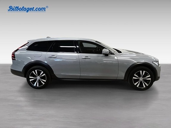 Volvo V90 Cross Country 4 of 19