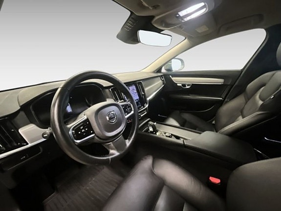 Volvo V90 Cross Country 9 of 19