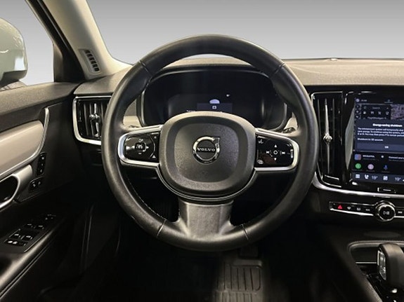 Volvo V90 Cross Country 13 of 19