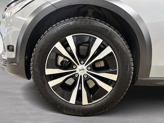 Volvo V90 Cross Country 7 of 19
