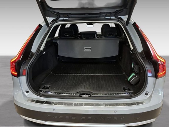 Volvo V90 Cross Country 19 of 19