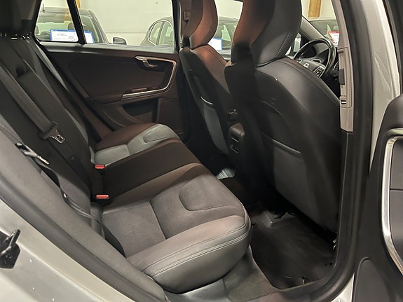 Volvo V60 9 of 12