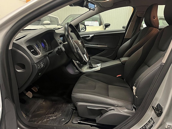 Volvo V60 11 of 12