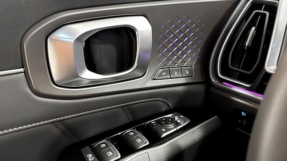 Kia Sorento 11 of 16