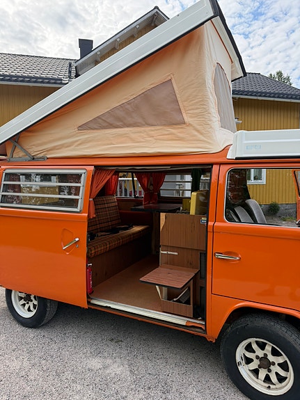 Volkswagen T2 3 of 5
