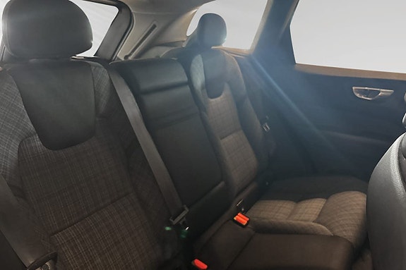 Volvo XC60 11 of 23