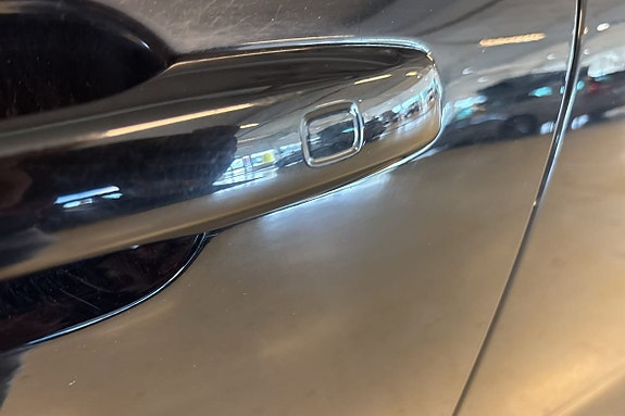 Volvo XC60 14 of 23