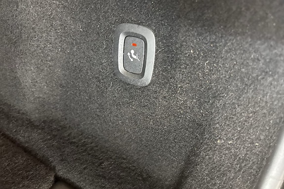 Volvo XC60 16 of 23