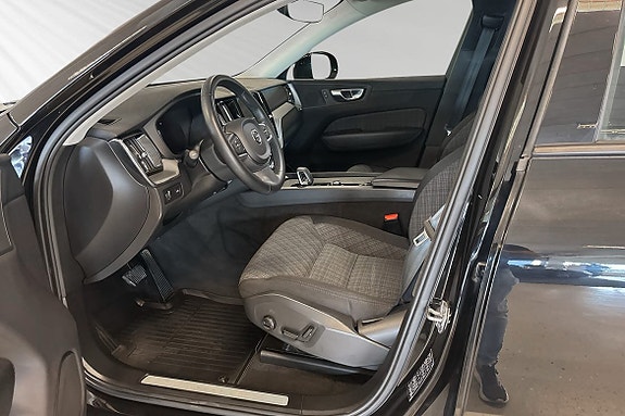 Volvo XC60 7 of 23