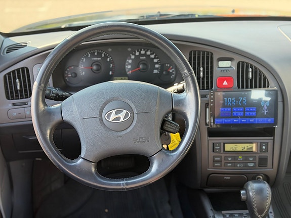 Hyundai Elantra 8 of 11