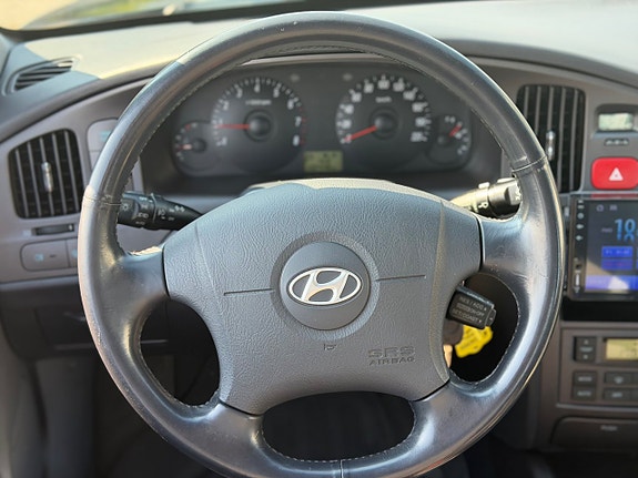 Hyundai Elantra 9 of 11
