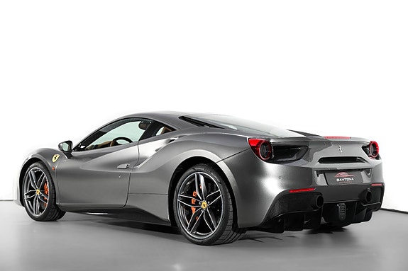 Ferrari 488 GTB 3 of 5