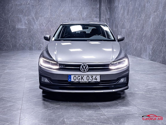 Volkswagen Polo 2 of 5