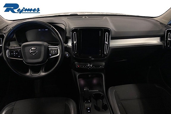 Volvo XC40 5 of 5