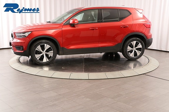 Volvo XC40 3 of 27