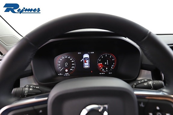 Volvo XC40 9 of 27