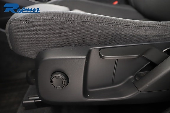 Volvo XC40 6 of 27