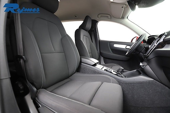 Volvo XC40 25 of 27