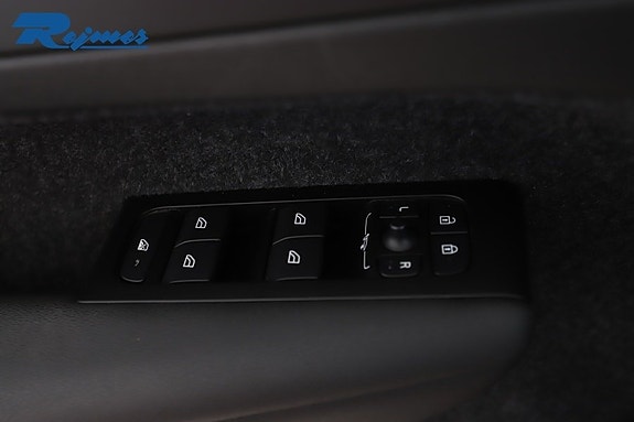 Volvo XC40 12 of 27