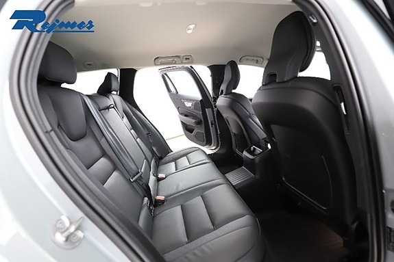 Volvo V60 8 of 27