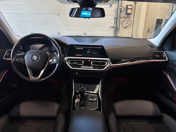 BMW 320d 18 of 30