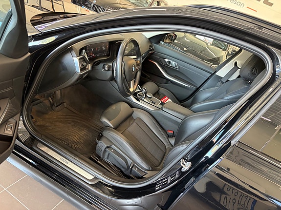 BMW 320d 17 of 23