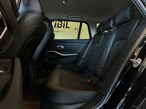 BMW 320d 17 of 30