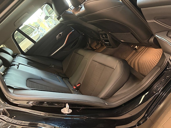 BMW 320d 19 of 23