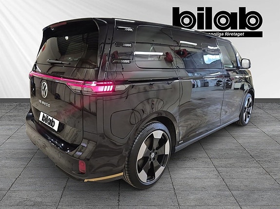 Volkswagen ID. Buzz 4 of 9