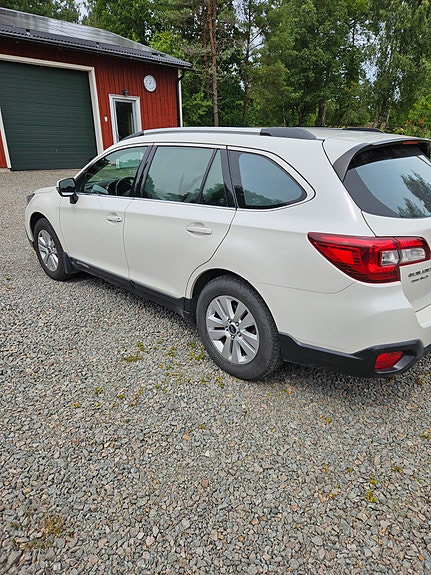 Subaru Outback 3 of 5