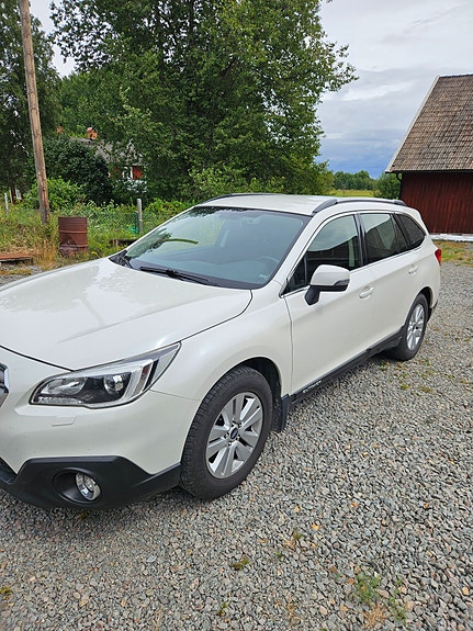 Subaru Outback 2 of 5