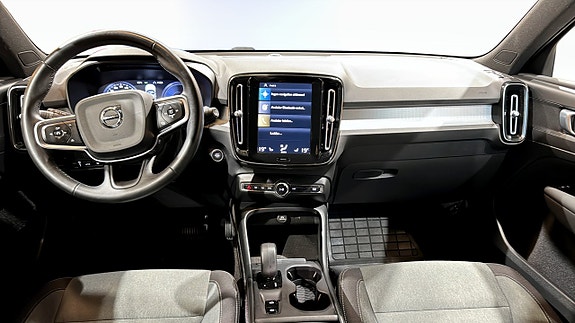 Volvo XC40 14 of 20
