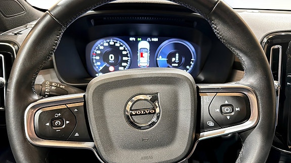 Volvo XC40 12 of 20