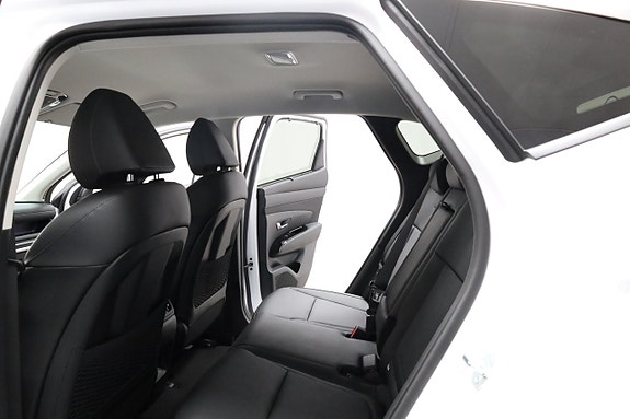 Hyundai Tucson 17 of 25