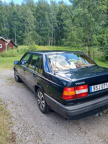 Volvo 940 2 of 5