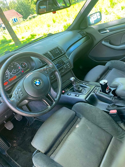 BMW 320i 5 of 5