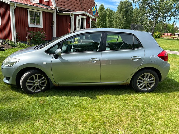 Toyota Auris 5 of 5