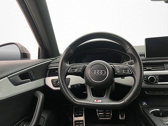 Audi A4 14 of 30