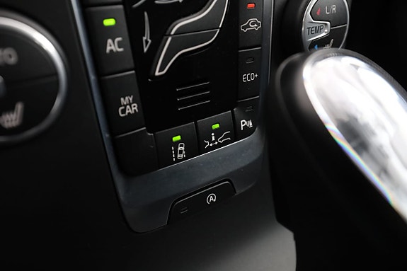Volvo V40 Cross Country 26 of 30